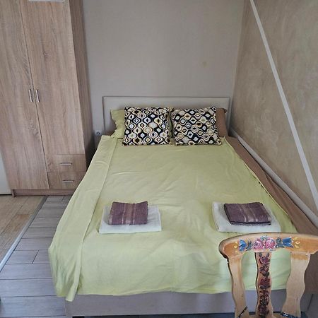 Apartments Tadic Петровац Экстерьер фото