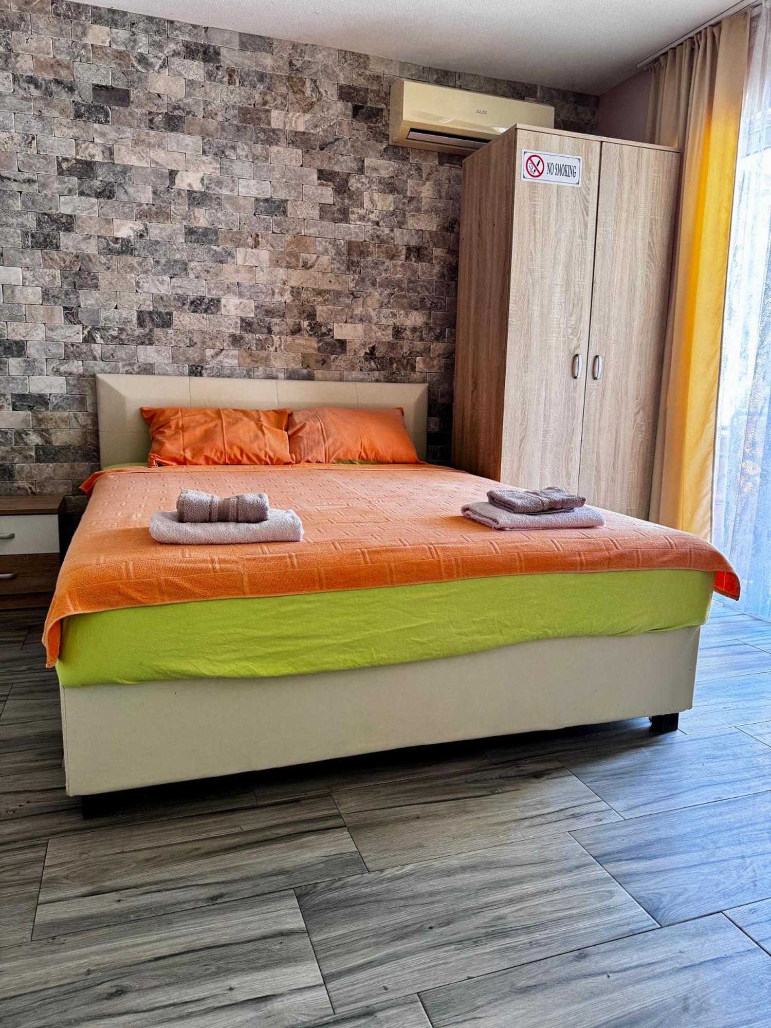 Apartments Tadic Петровац Экстерьер фото