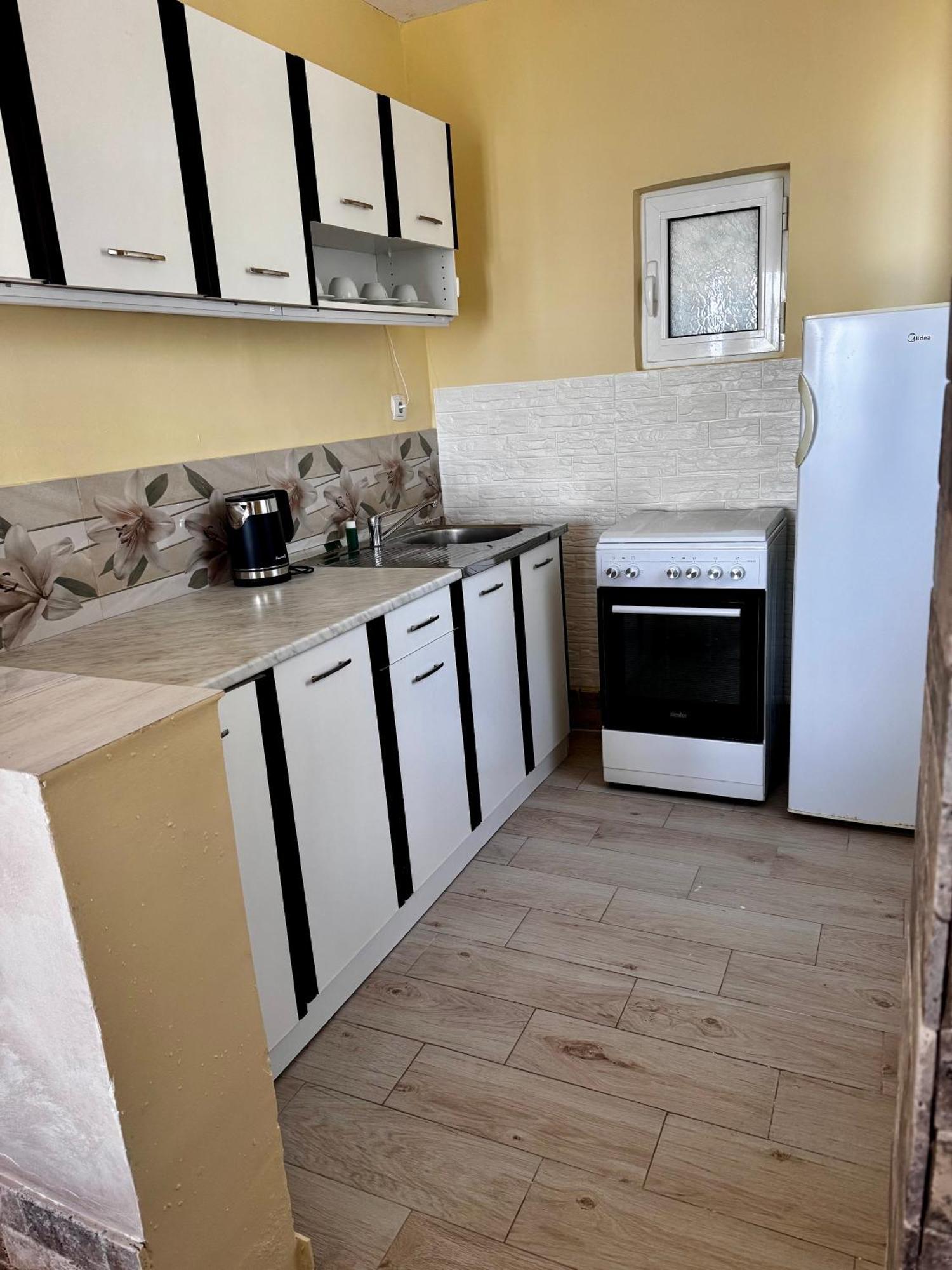 Apartments Tadic Петровац Экстерьер фото
