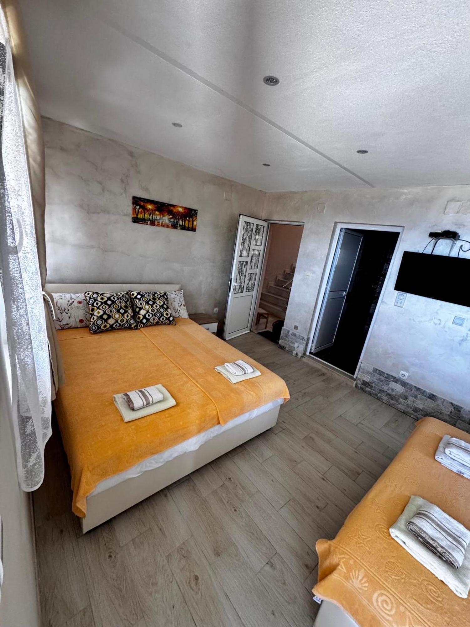 Apartments Tadic Петровац Экстерьер фото