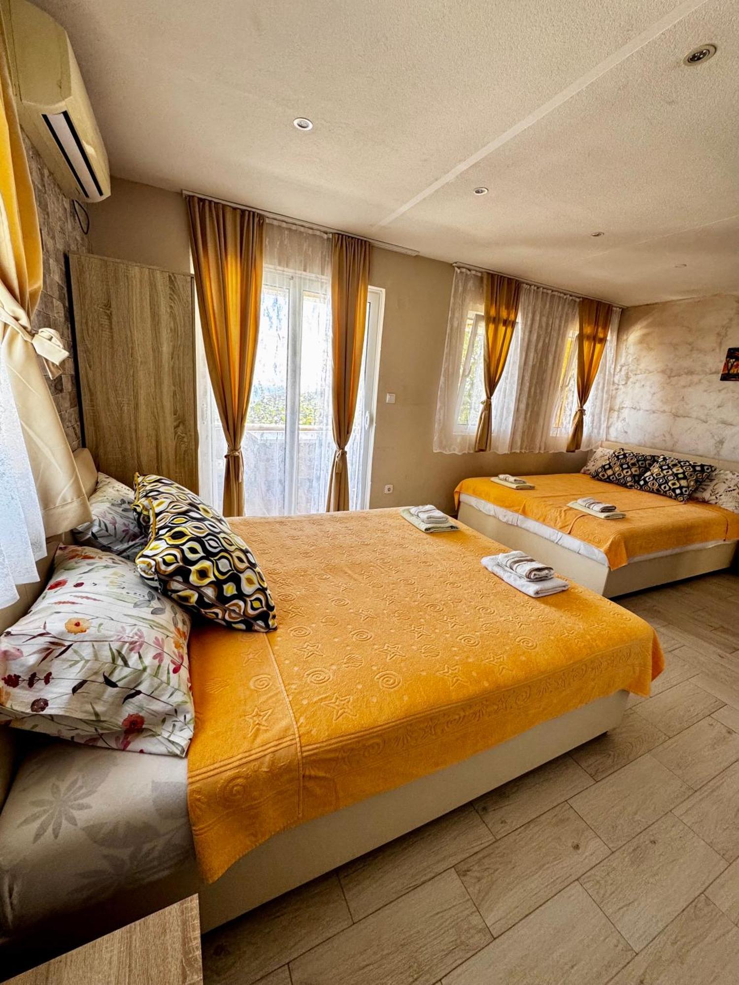 Apartments Tadic Петровац Экстерьер фото