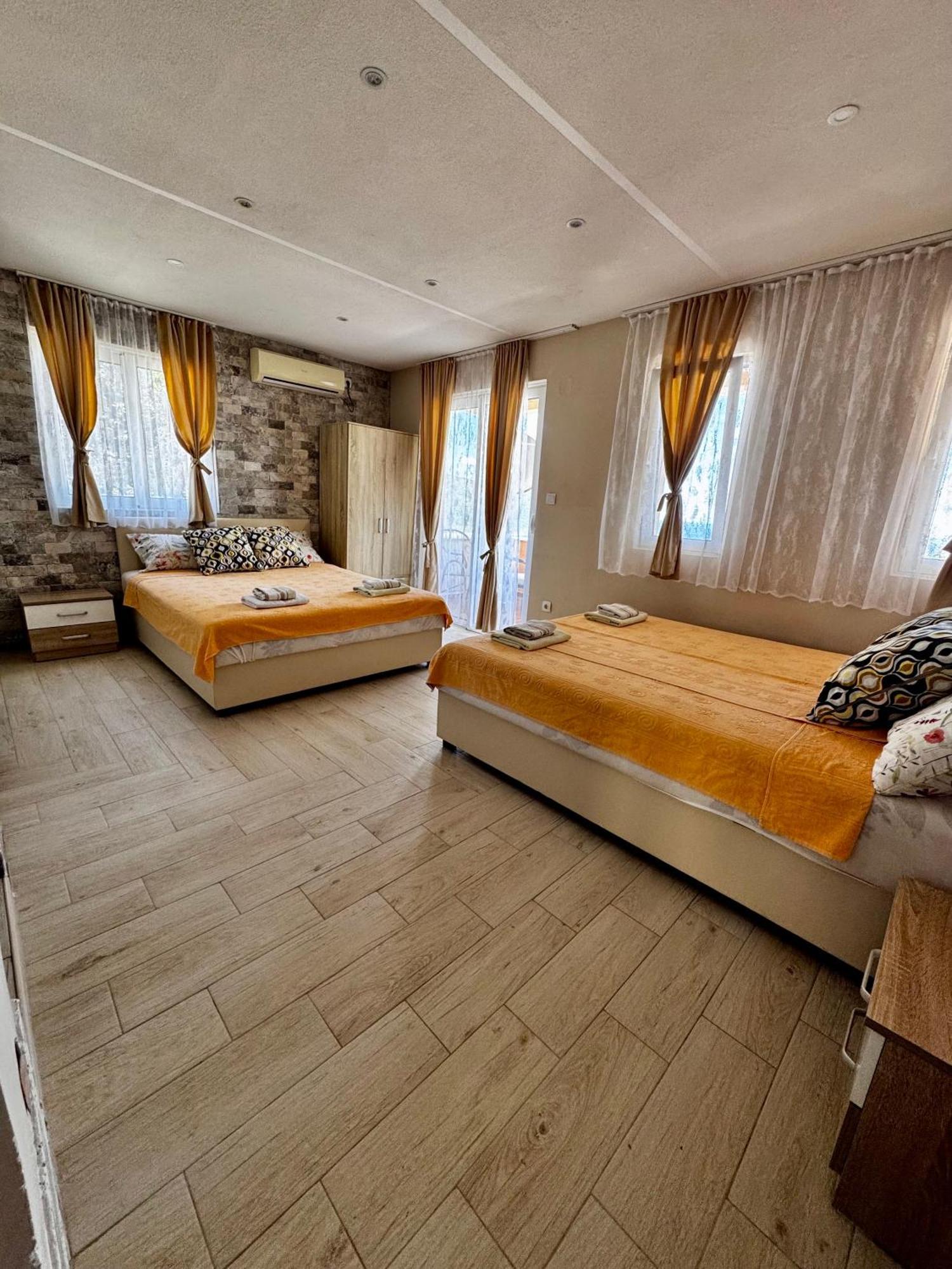 Apartments Tadic Петровац Экстерьер фото