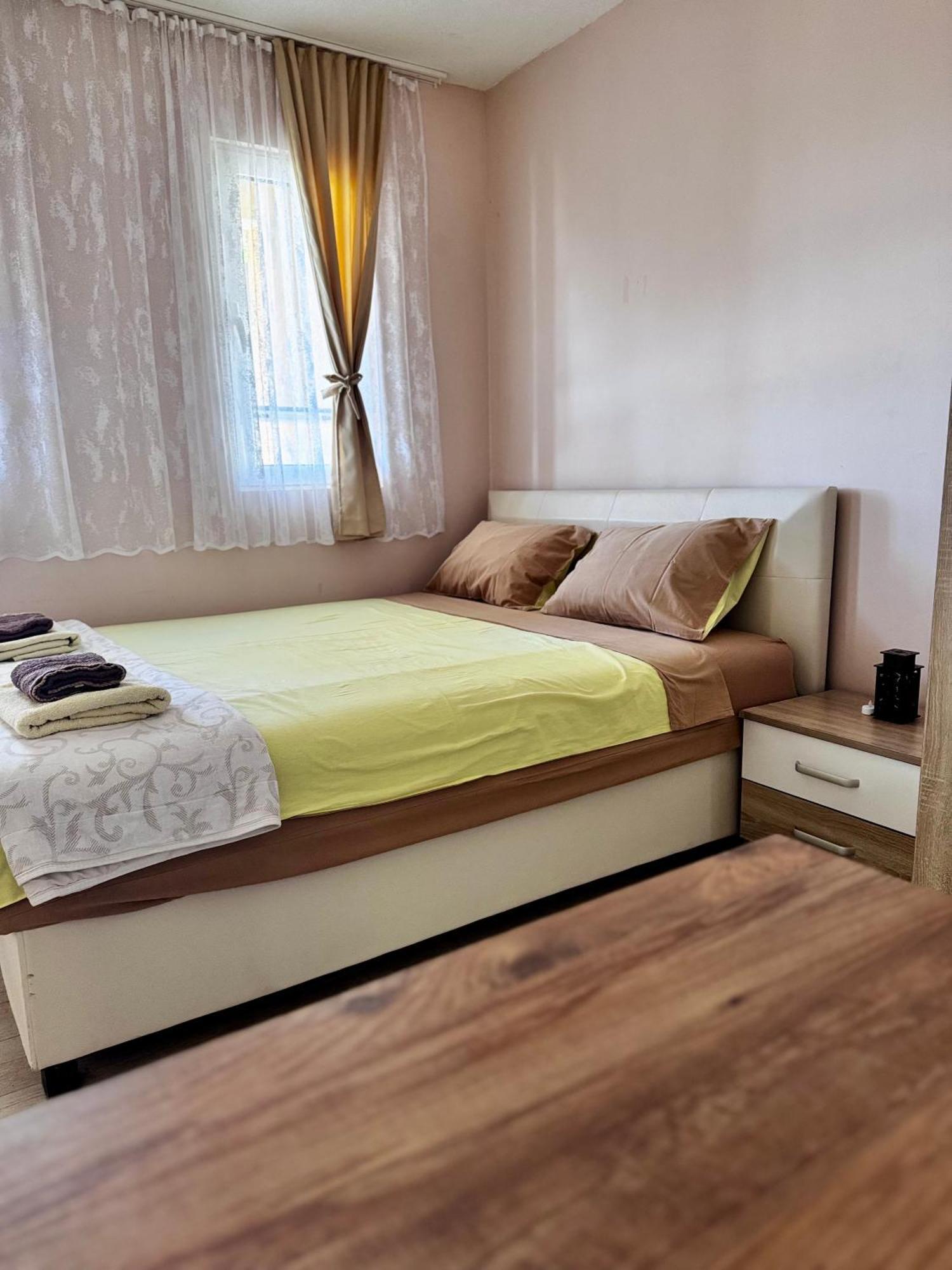 Apartments Tadic Петровац Экстерьер фото