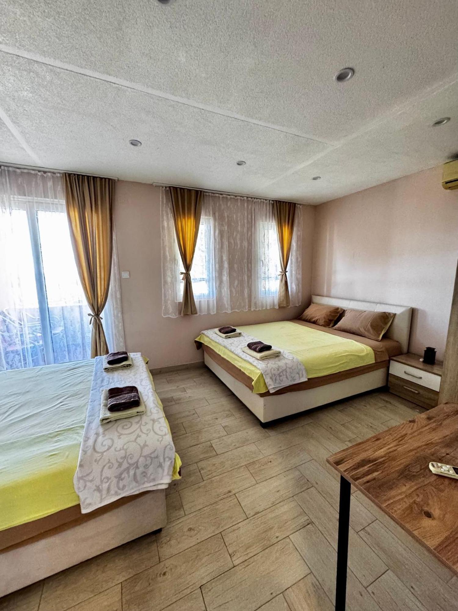 Apartments Tadic Петровац Экстерьер фото