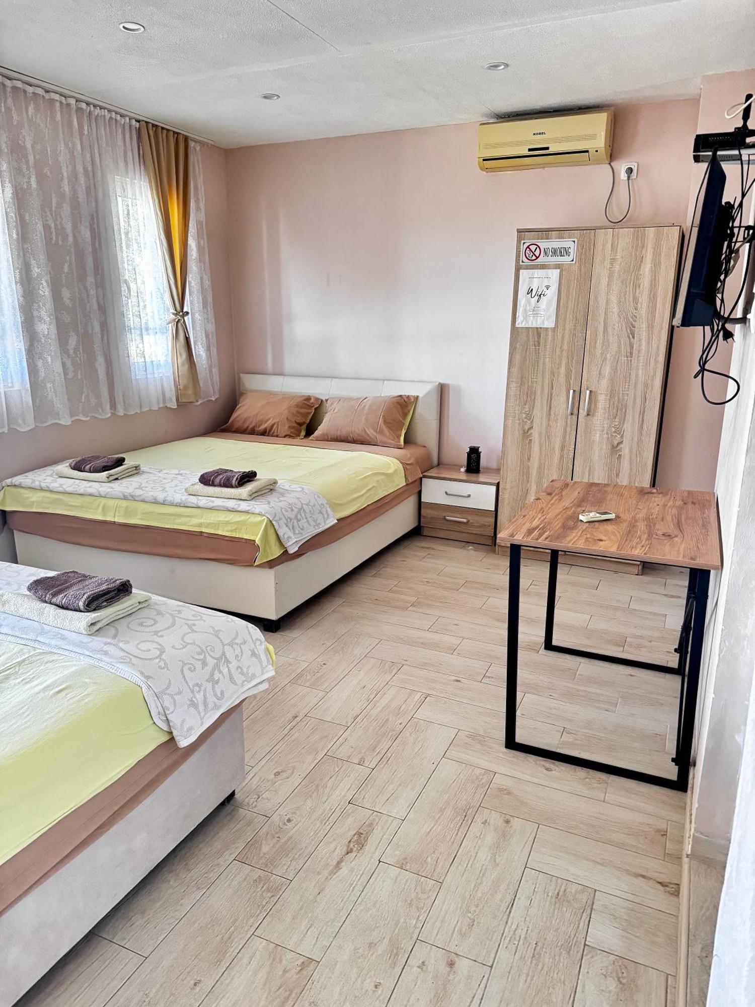 Apartments Tadic Петровац Экстерьер фото